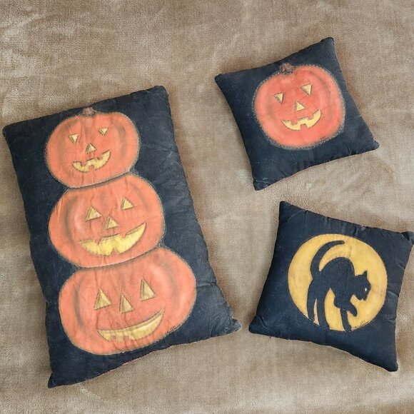 Vintage Folk Art Halloween Pillows (Bundle Only) - Picture 1 of 8